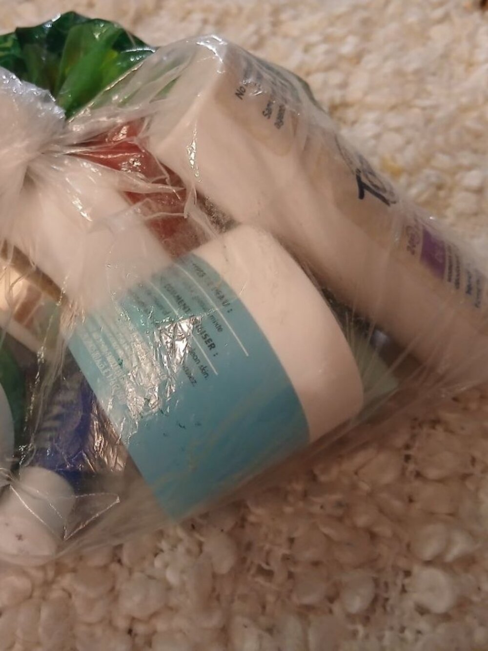 Bag of Assorted cosmetics empties 4 DIY projects| face cream chapstic,etc. empty - Picture 3 of 8